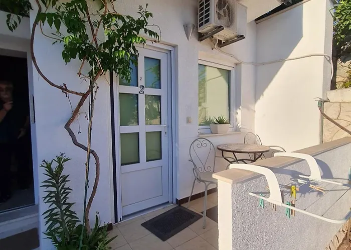 乐瓦达公寓 特罗吉尔